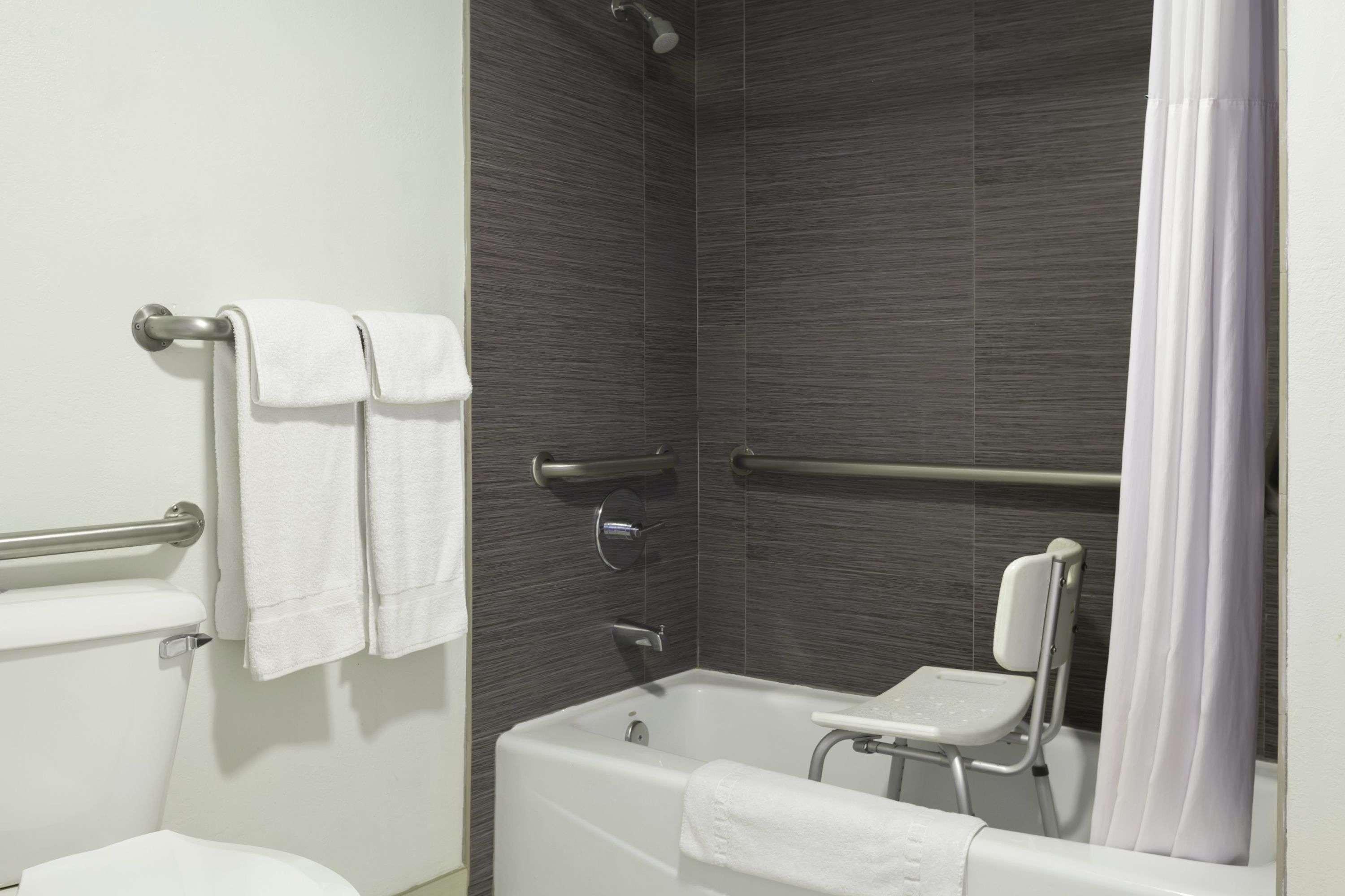 Days Inn By Wyndham Downey Ngoại thất bức ảnh