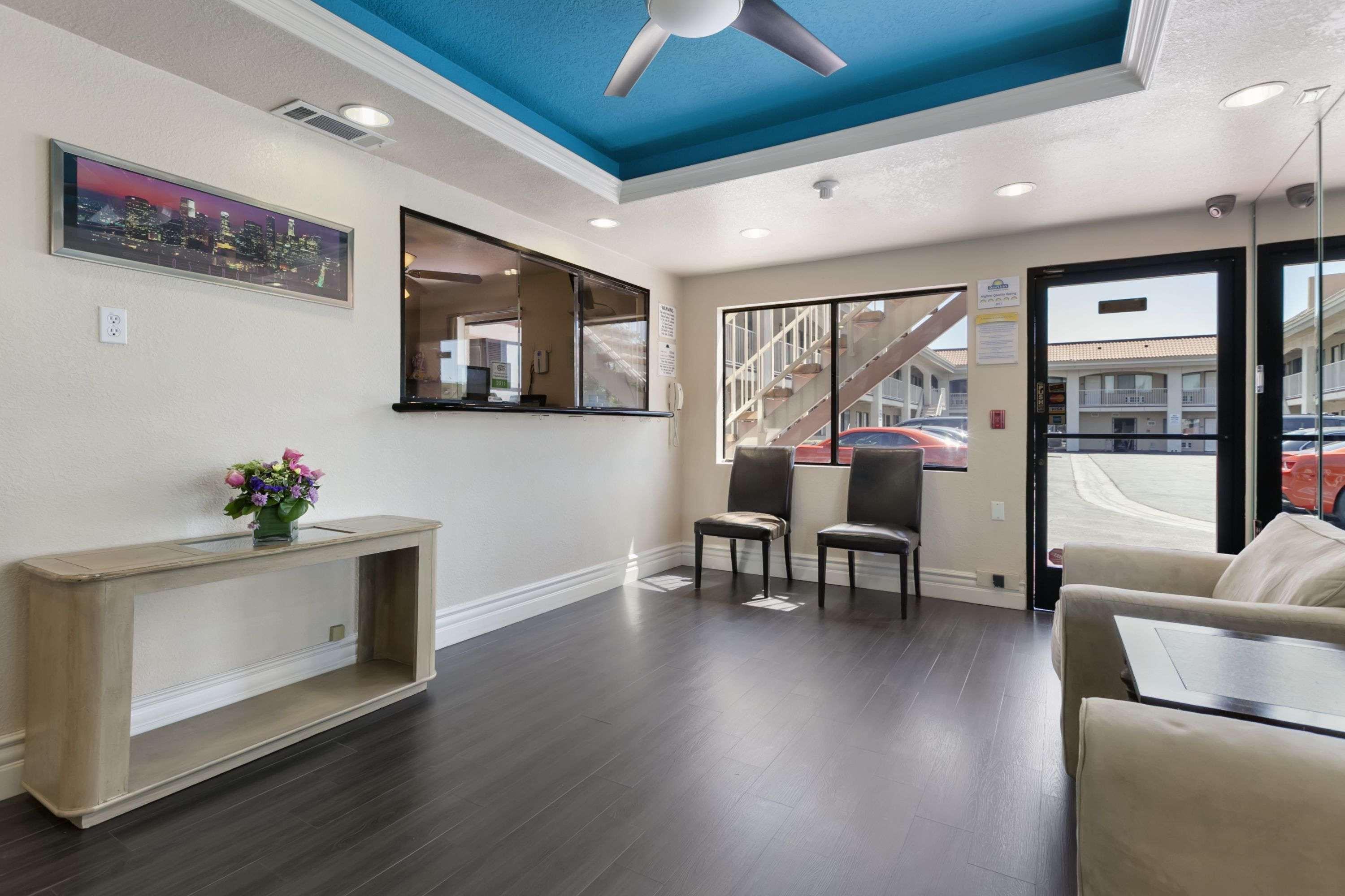 Days Inn By Wyndham Downey Ngoại thất bức ảnh