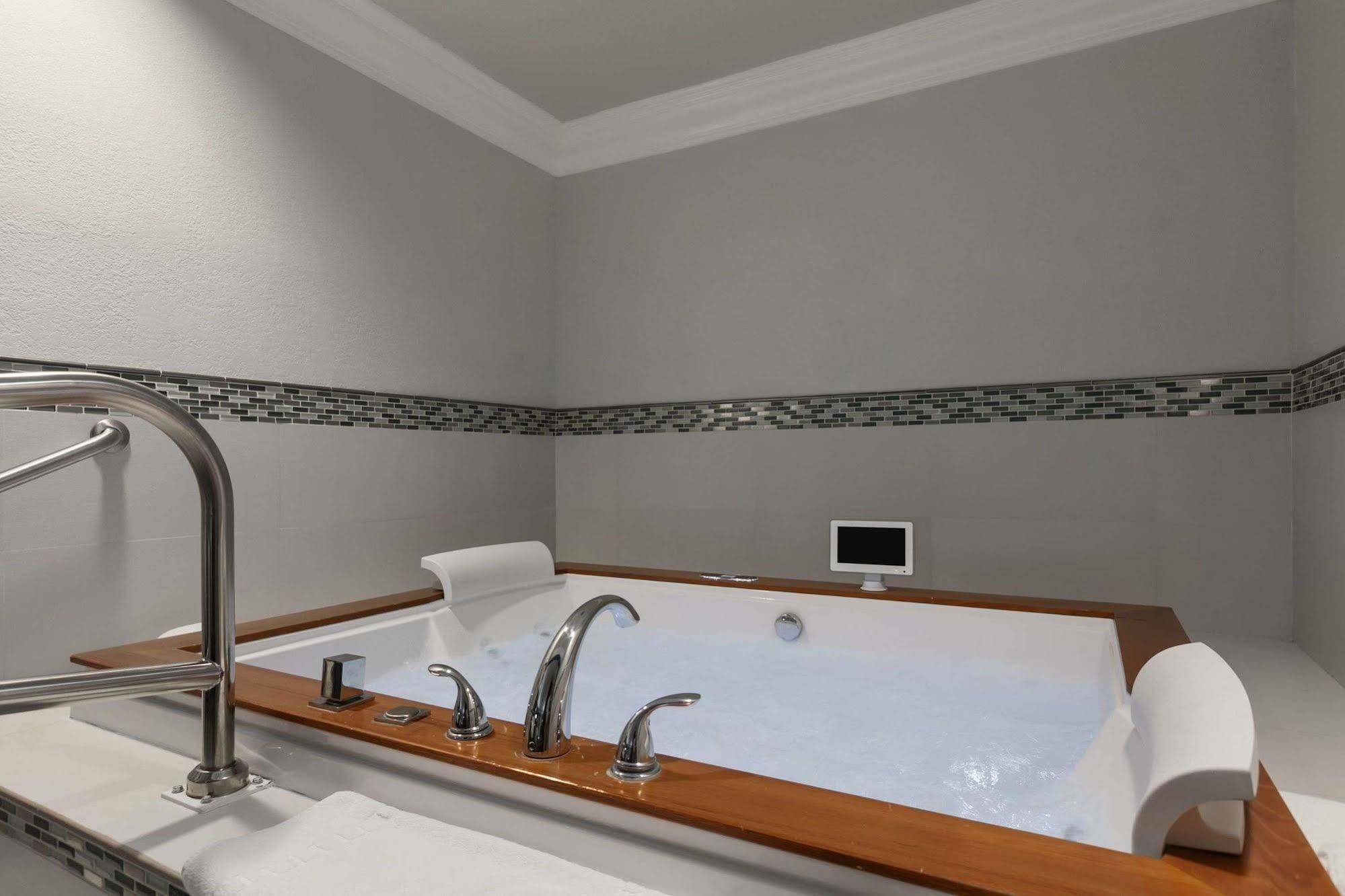 Days Inn By Wyndham Downey Ngoại thất bức ảnh